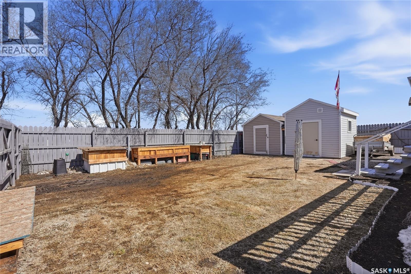 14 401 Railway AVENUE E — photo 33