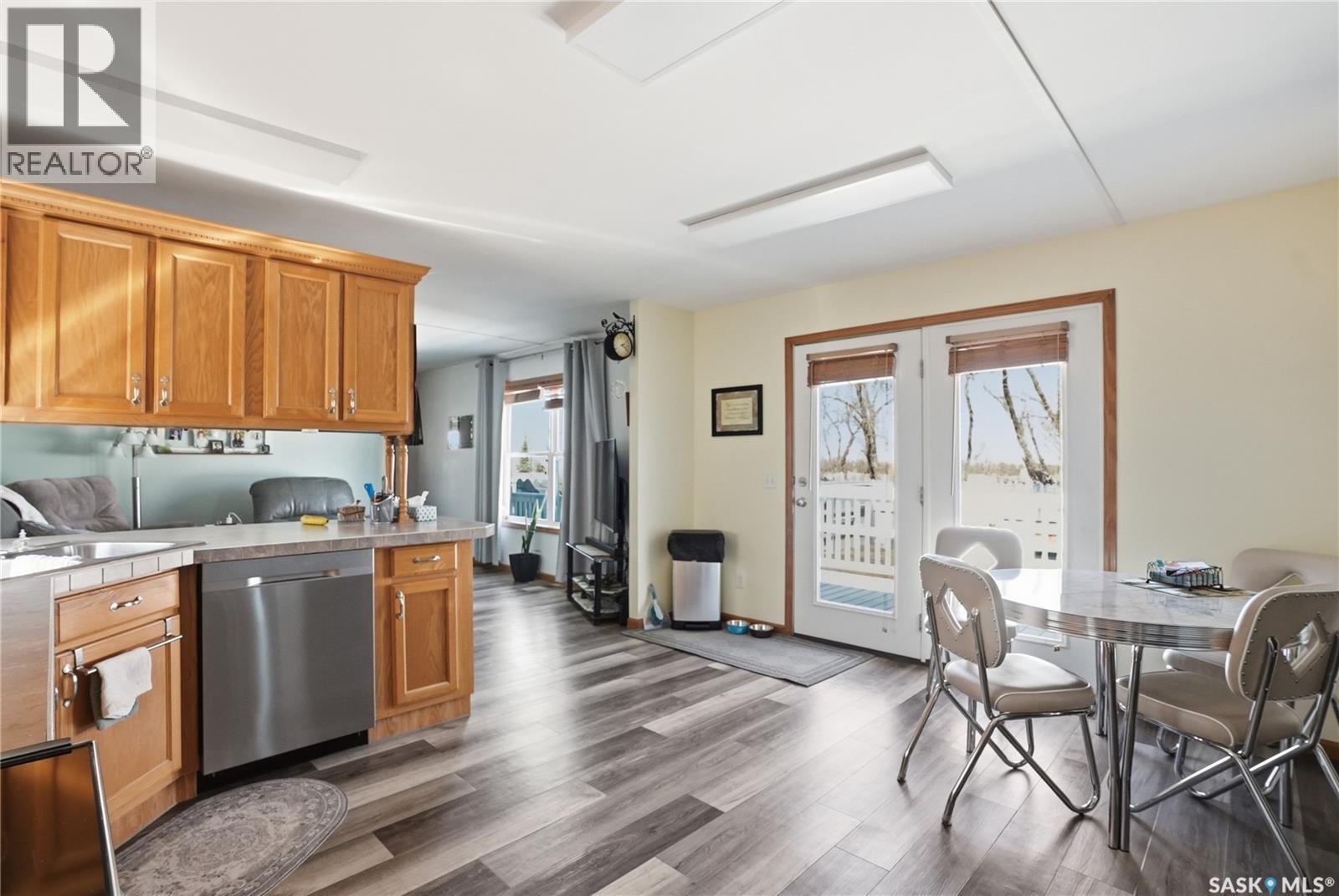 14 401 Railway AVENUE E — photo 9