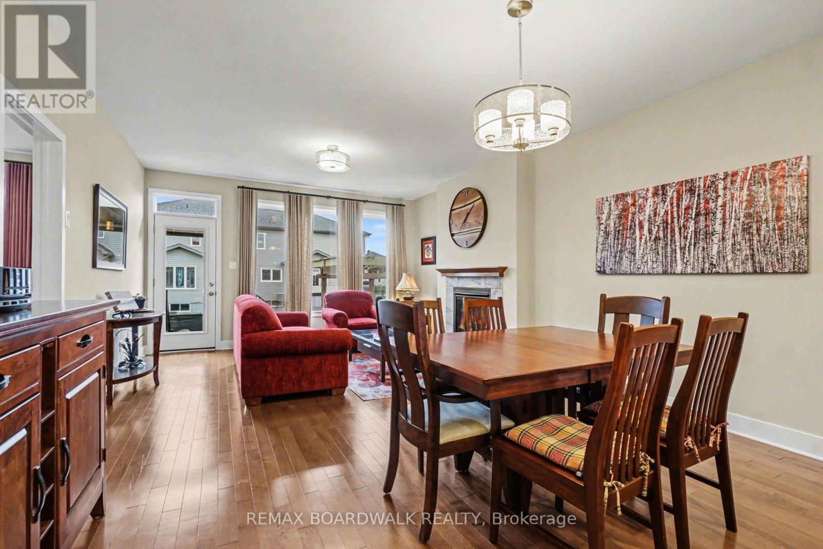 164 BOXCAR CRESCENT - 10