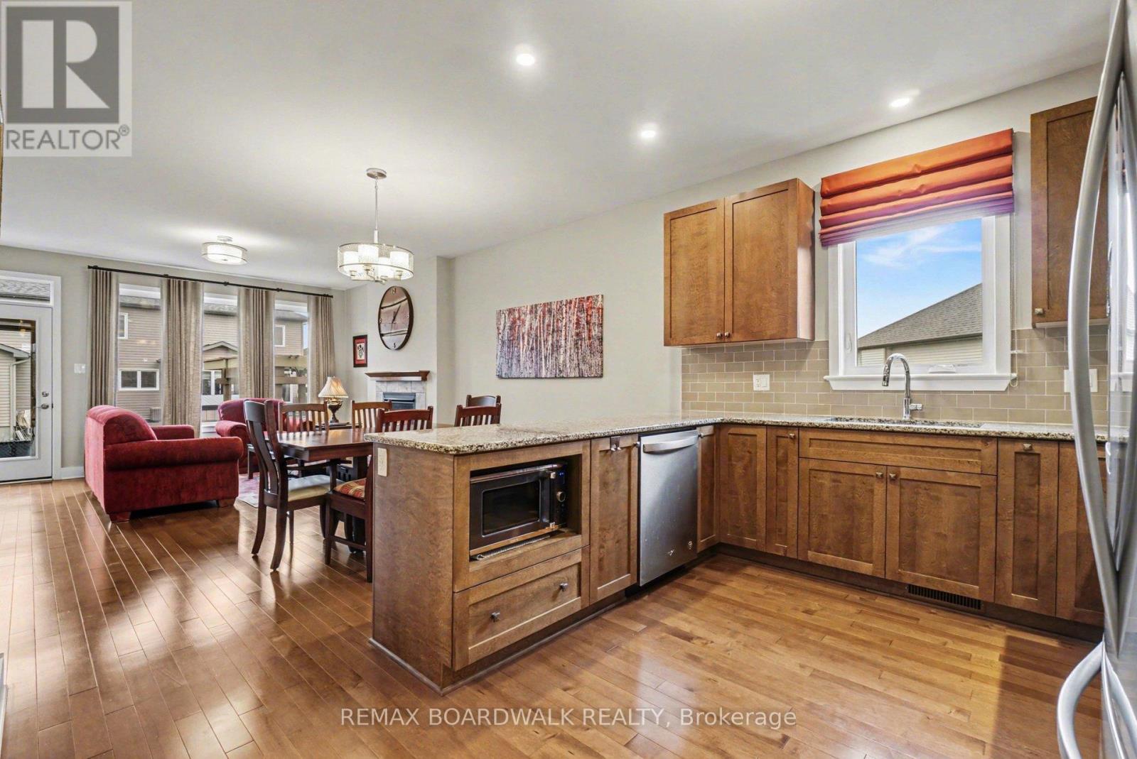 164 BOXCAR CRESCENT - 16