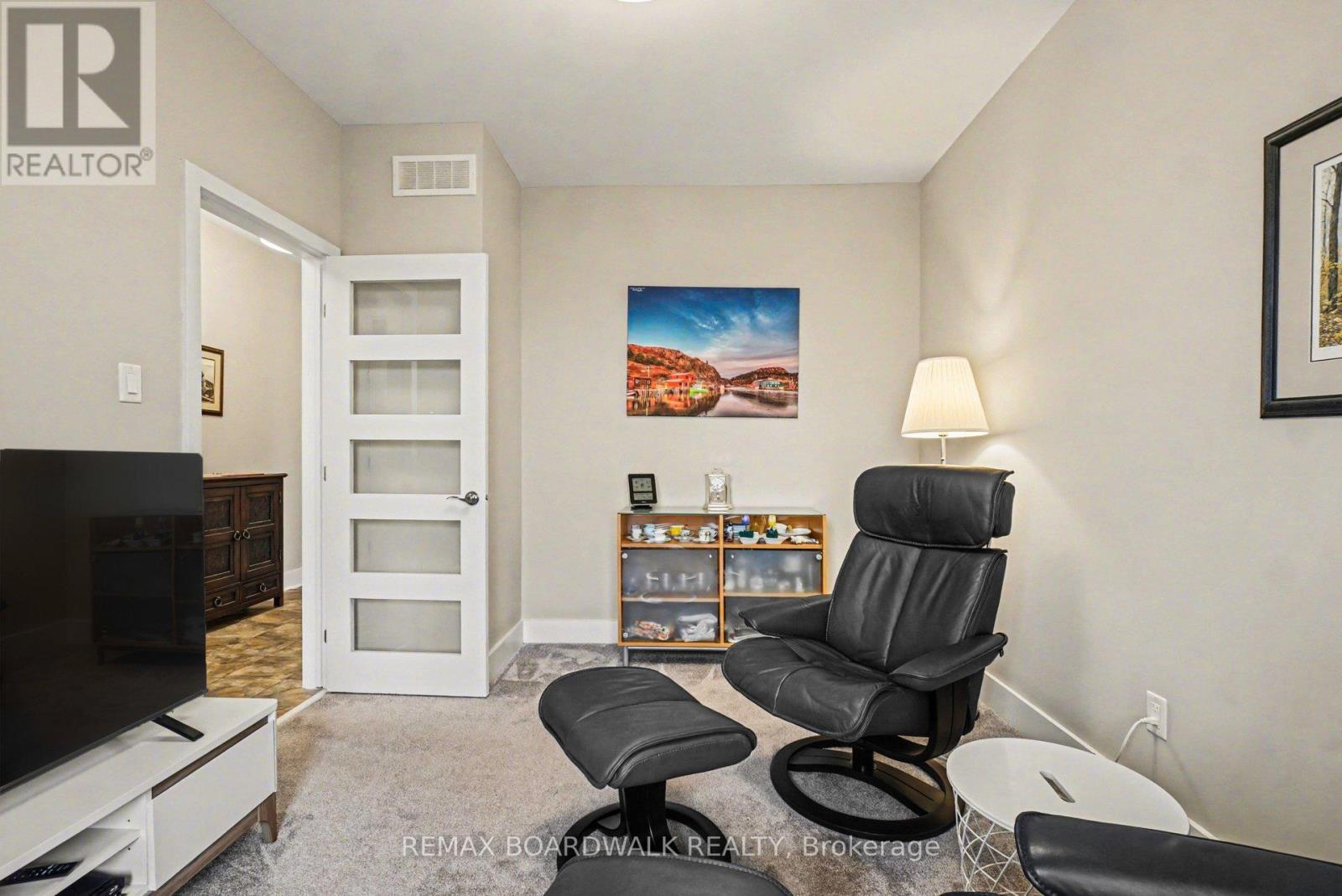 164 BOXCAR CRESCENT - 19