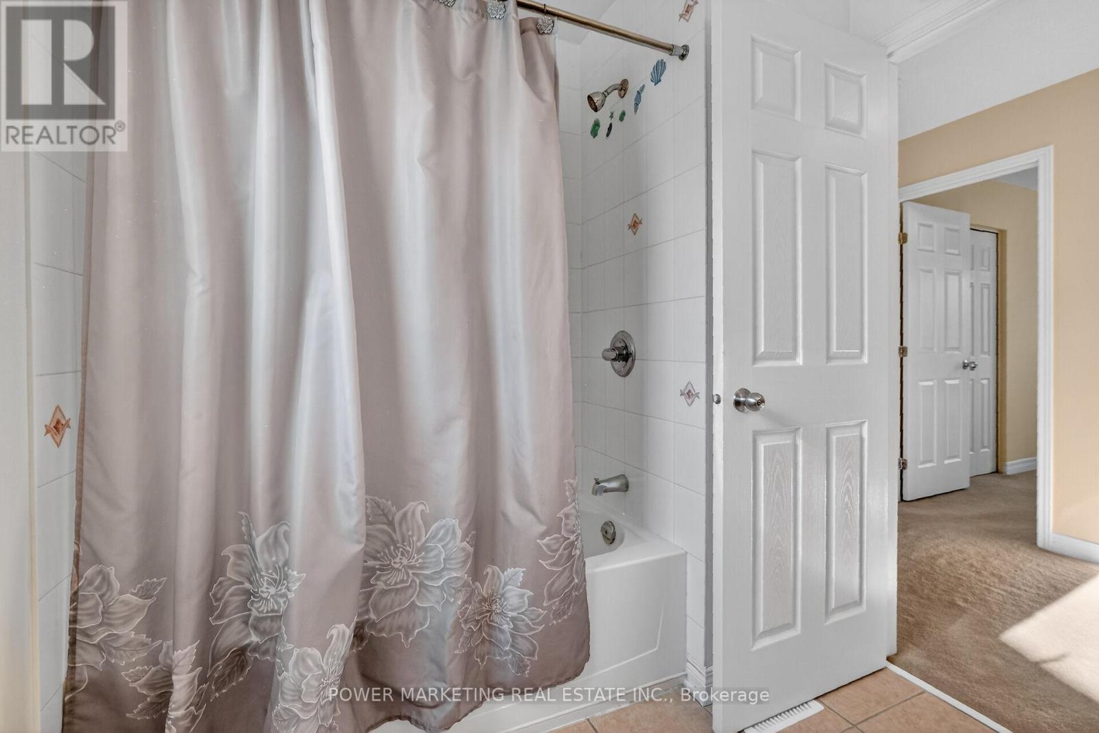 5 Bed, 4 Bath House for Rent in Ottawa – 119 FINN COURT, Ottawa – MLS# X13070290 - Image 9