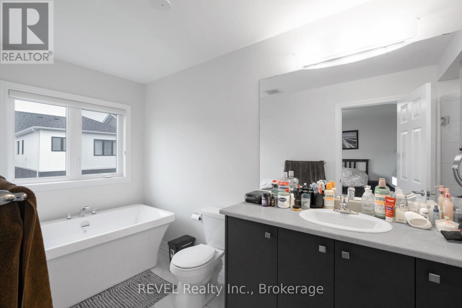 64 STERN DRIVE - 21