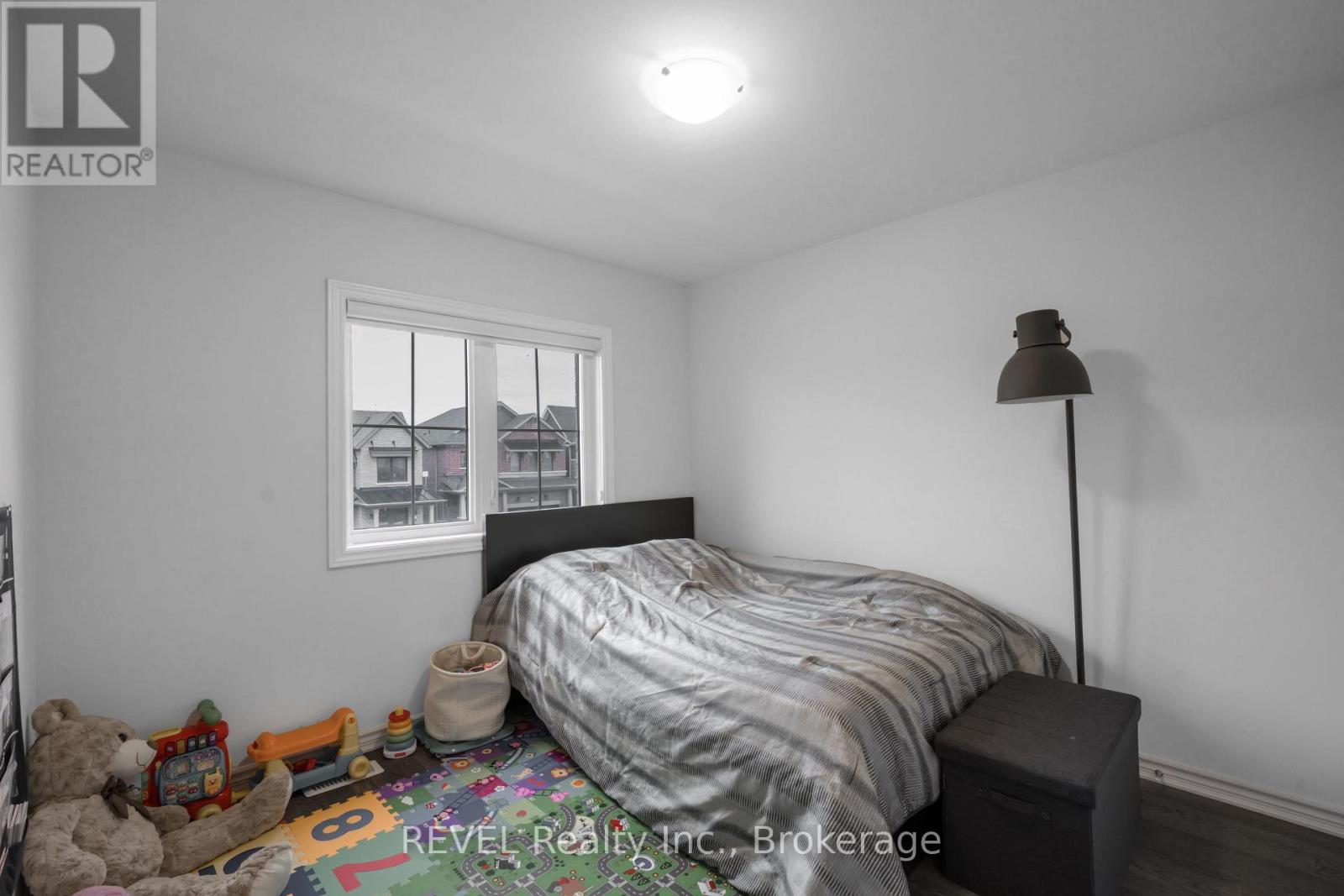 64 STERN DRIVE - 22