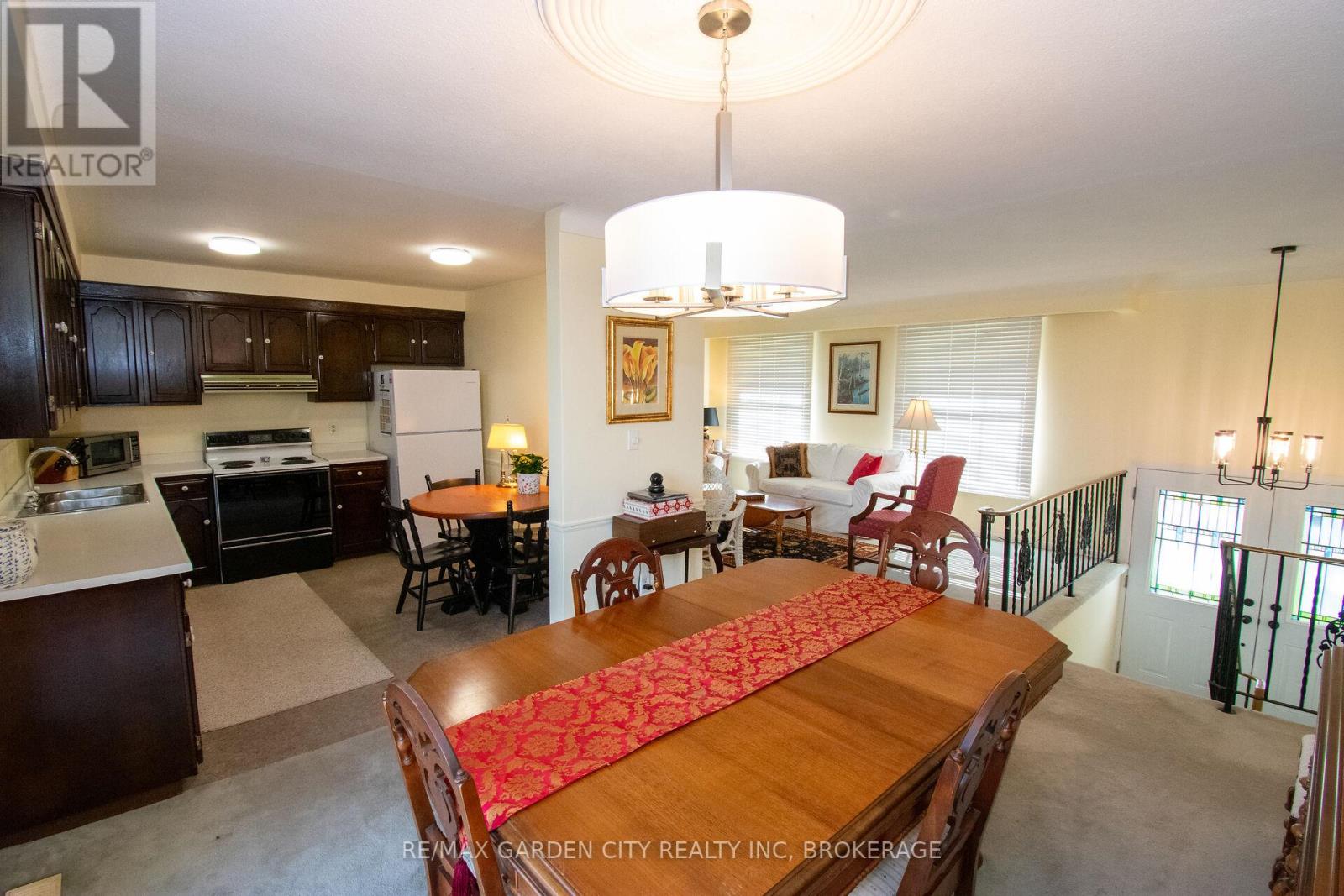 22 SHETLAND CRESCENT - 11
