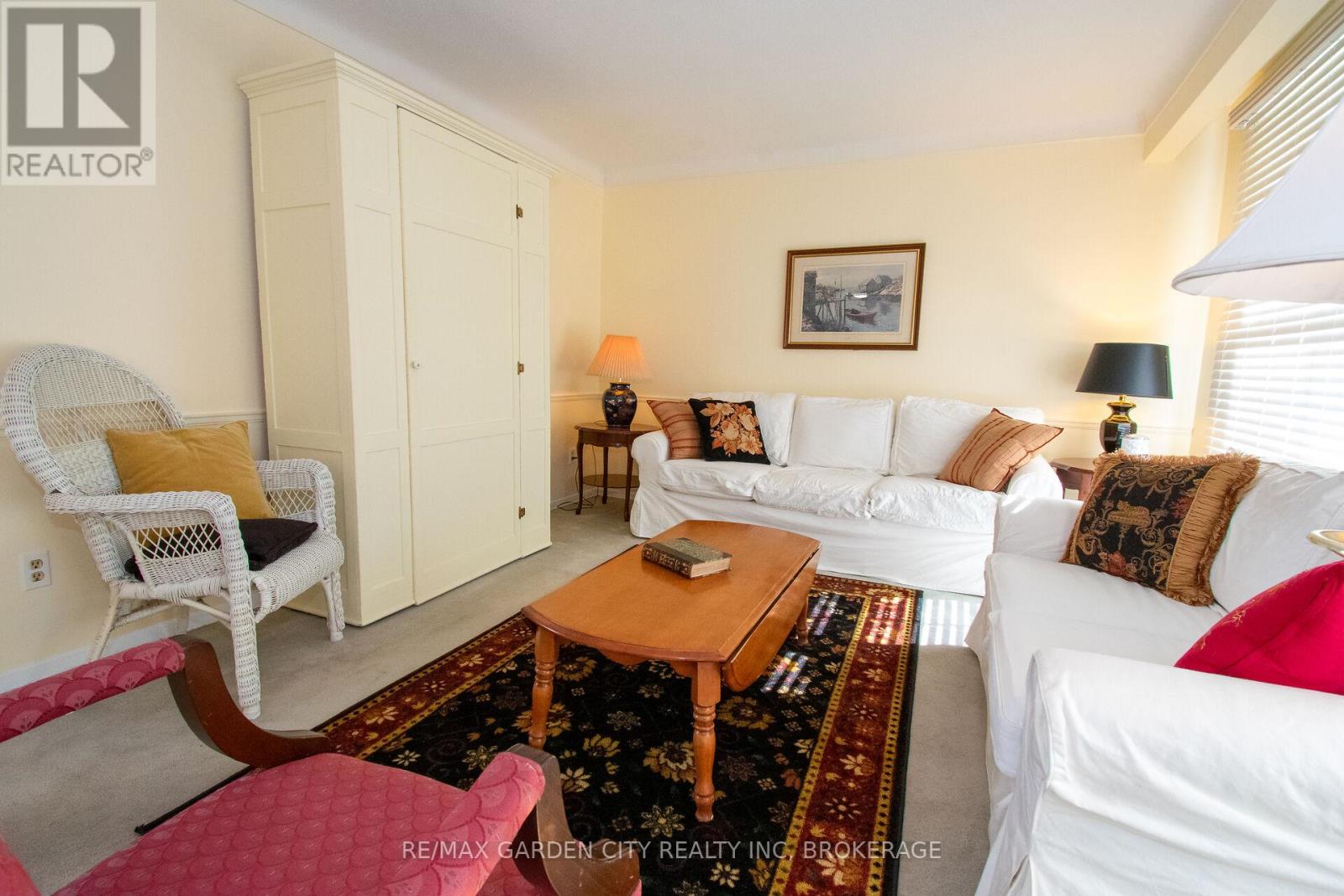 22 SHETLAND CRESCENT - 17