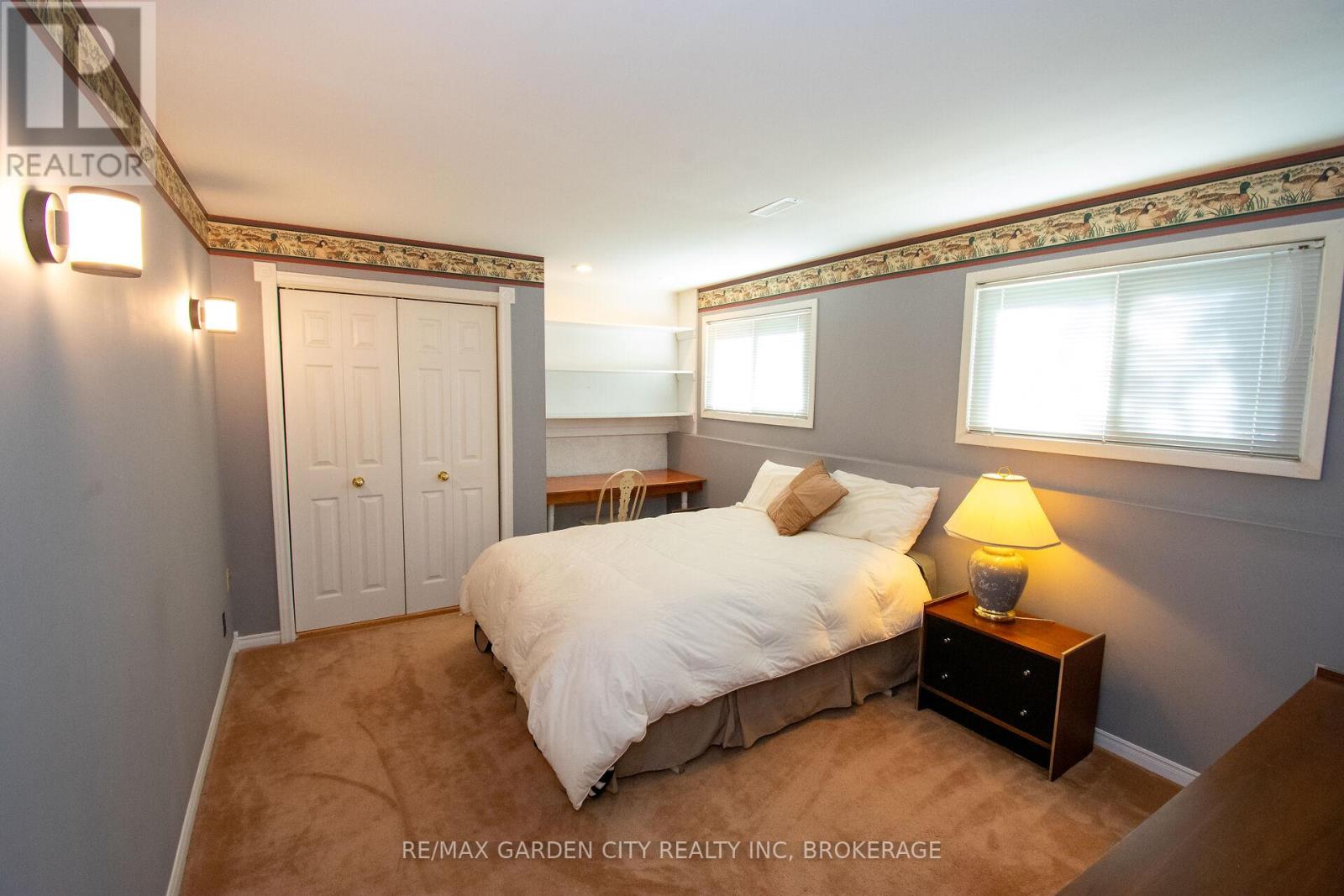 22 SHETLAND CRESCENT - 36
