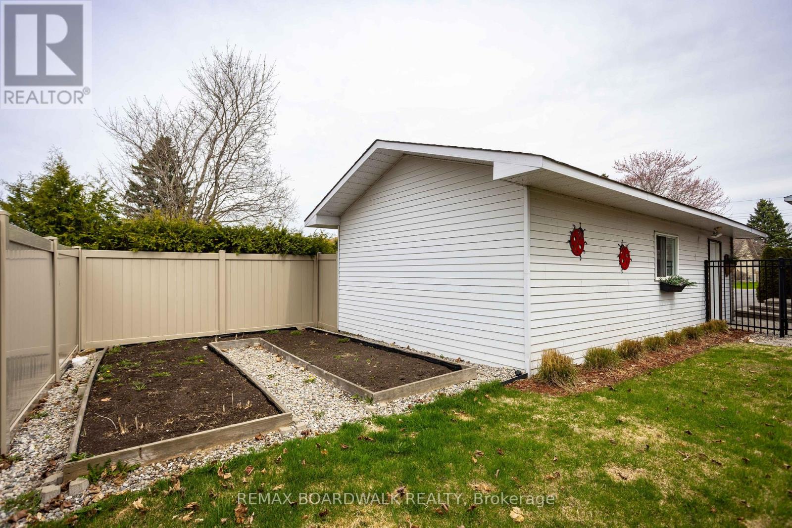18 ALICE STREET - 32