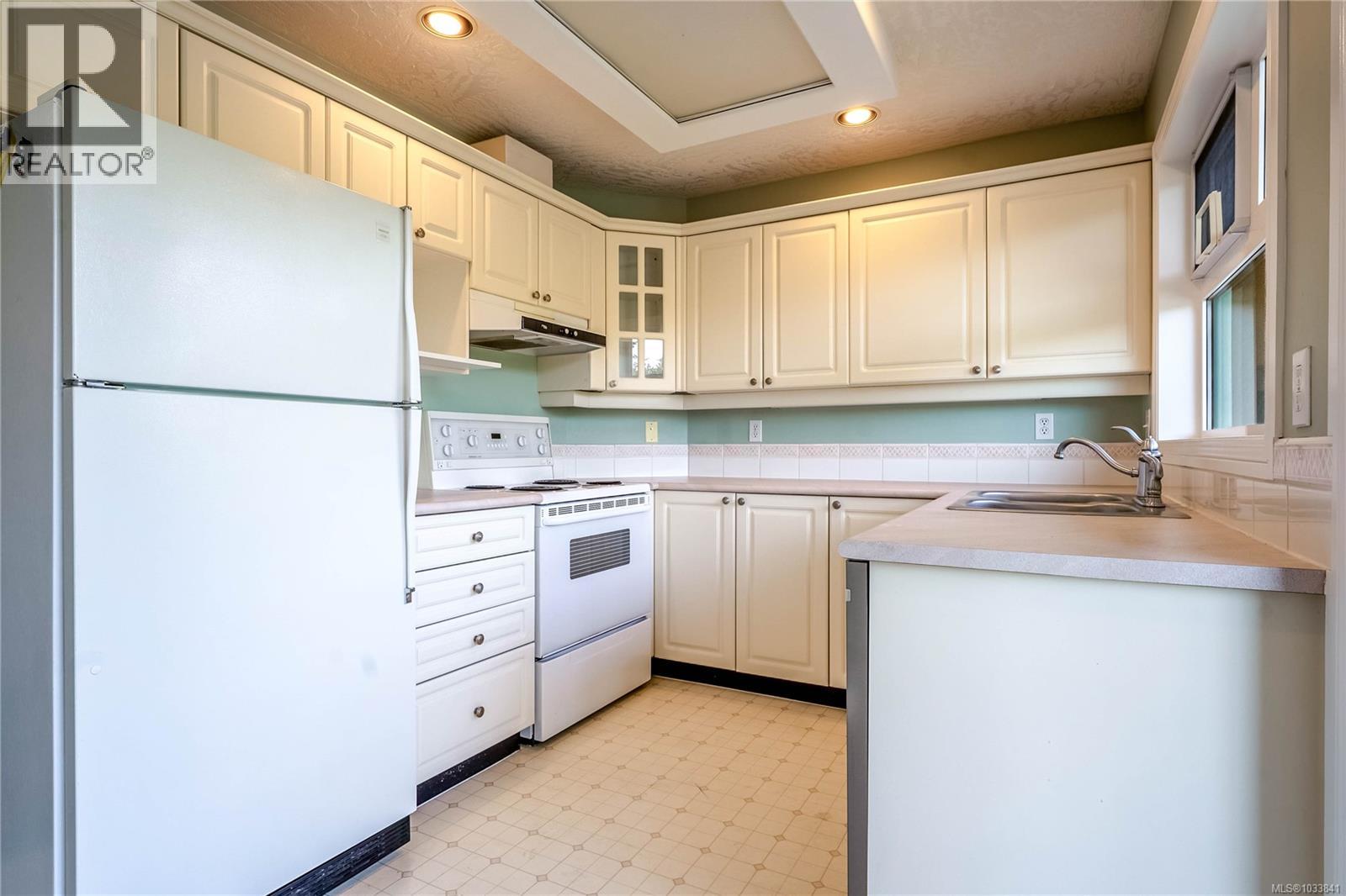106 1083 Tillicum Rd, Esquimalt