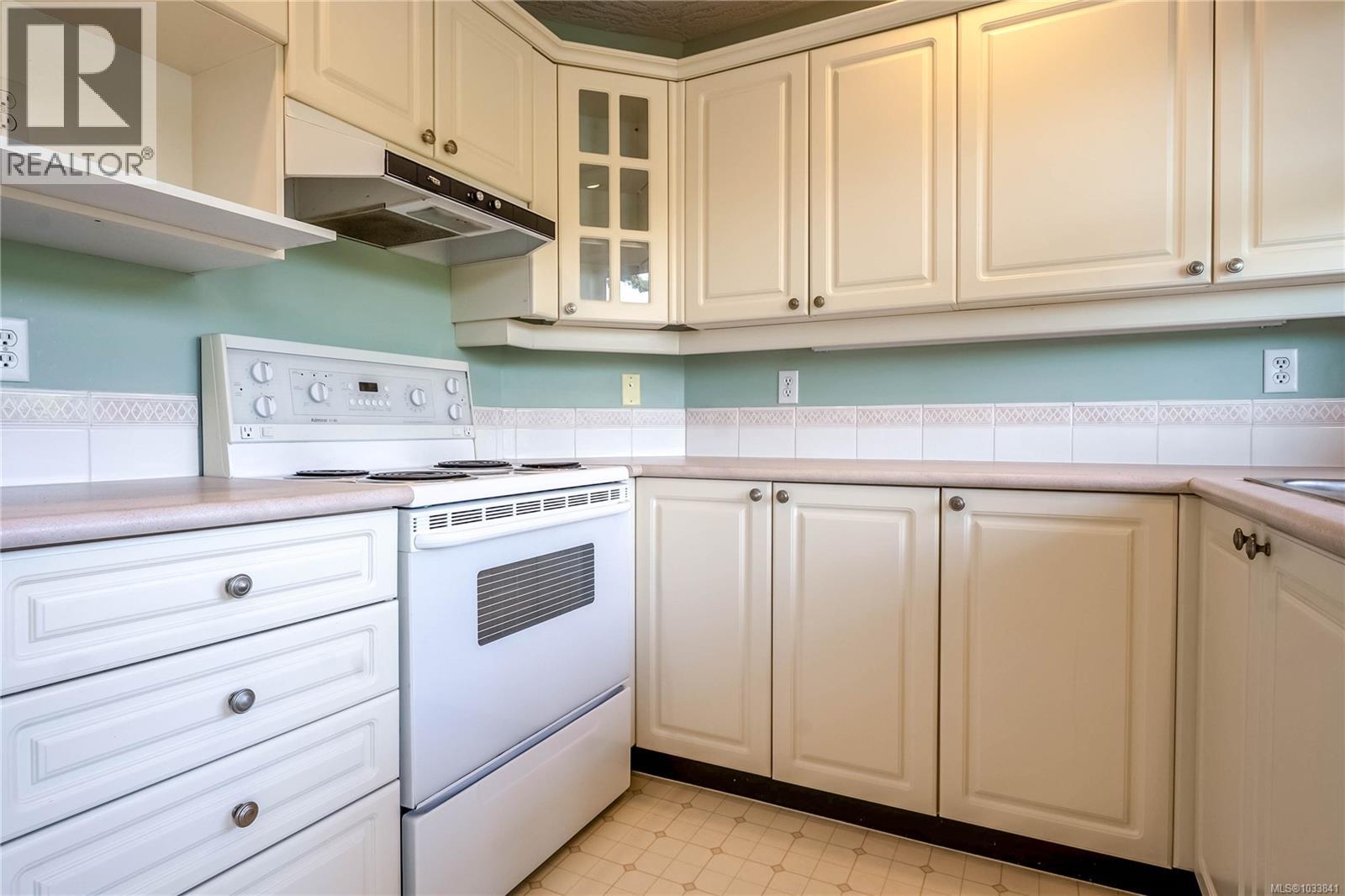 #106 1083 Tillicum Rd - 15