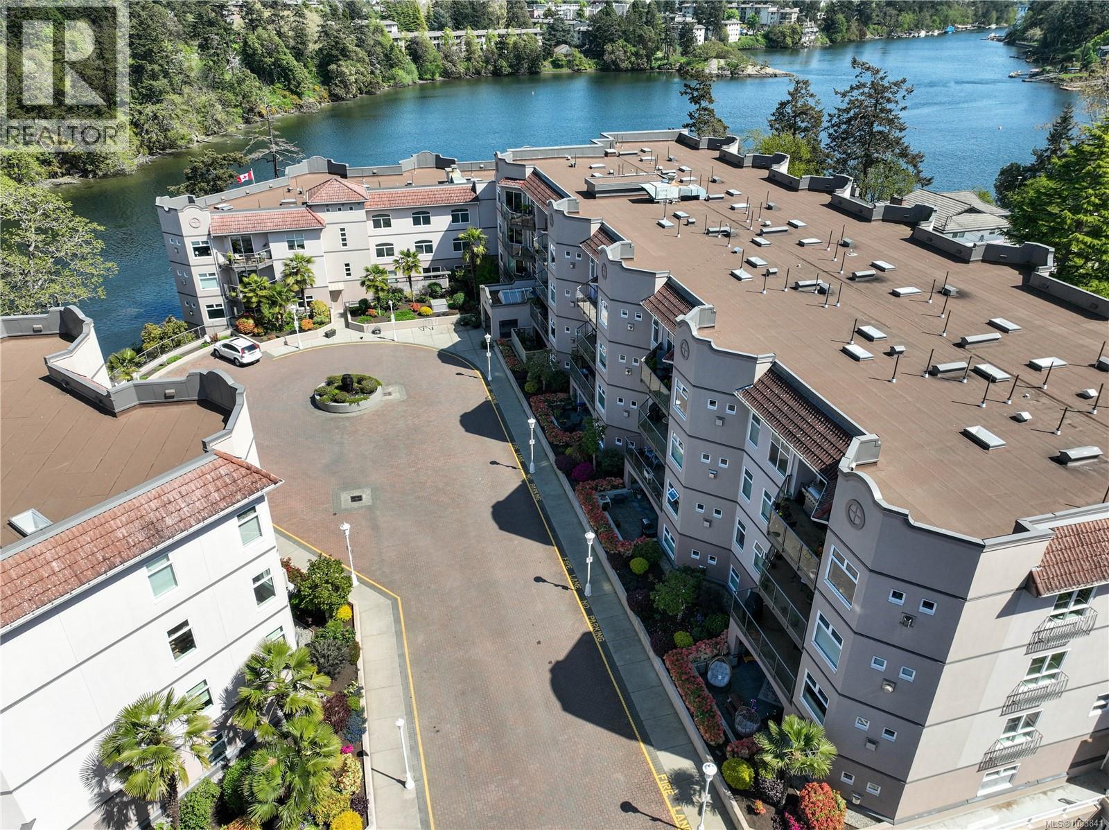 106 1083 Tillicum Rd, Esquimalt