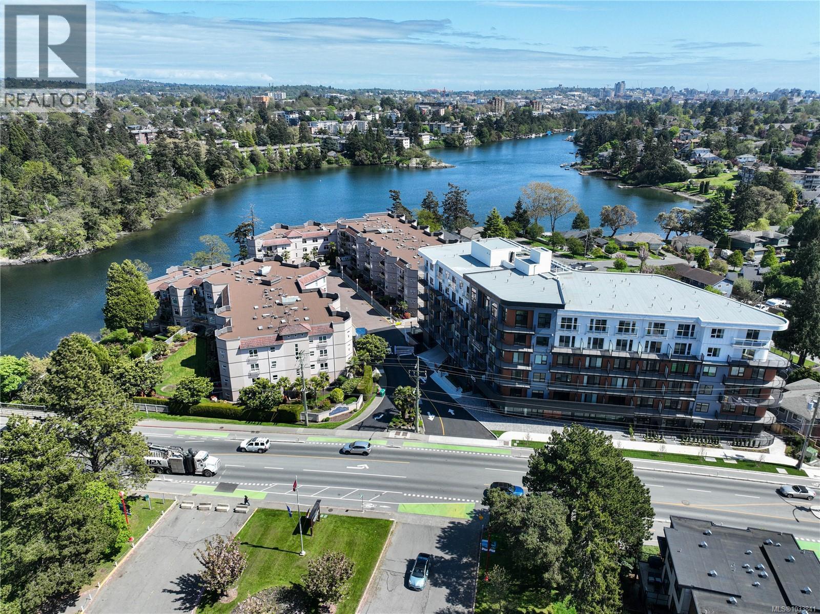 106 1083 Tillicum Rd, Esquimalt
