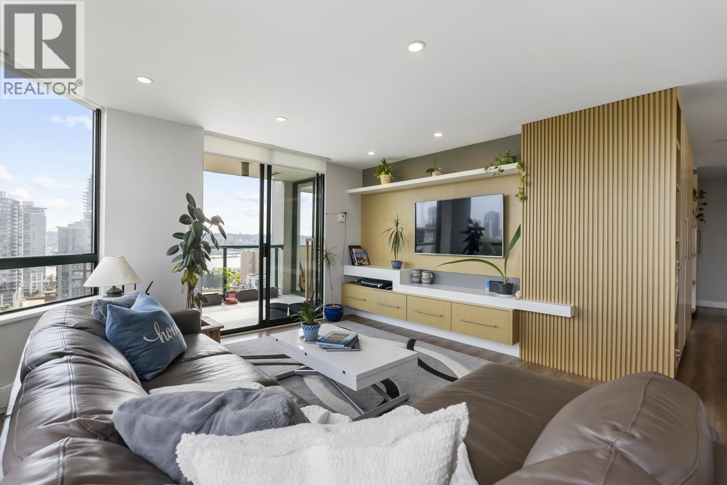 1402 121 TENTH STREET