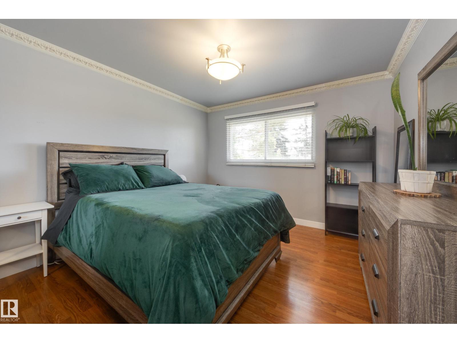 15972 110B AV NW - 12