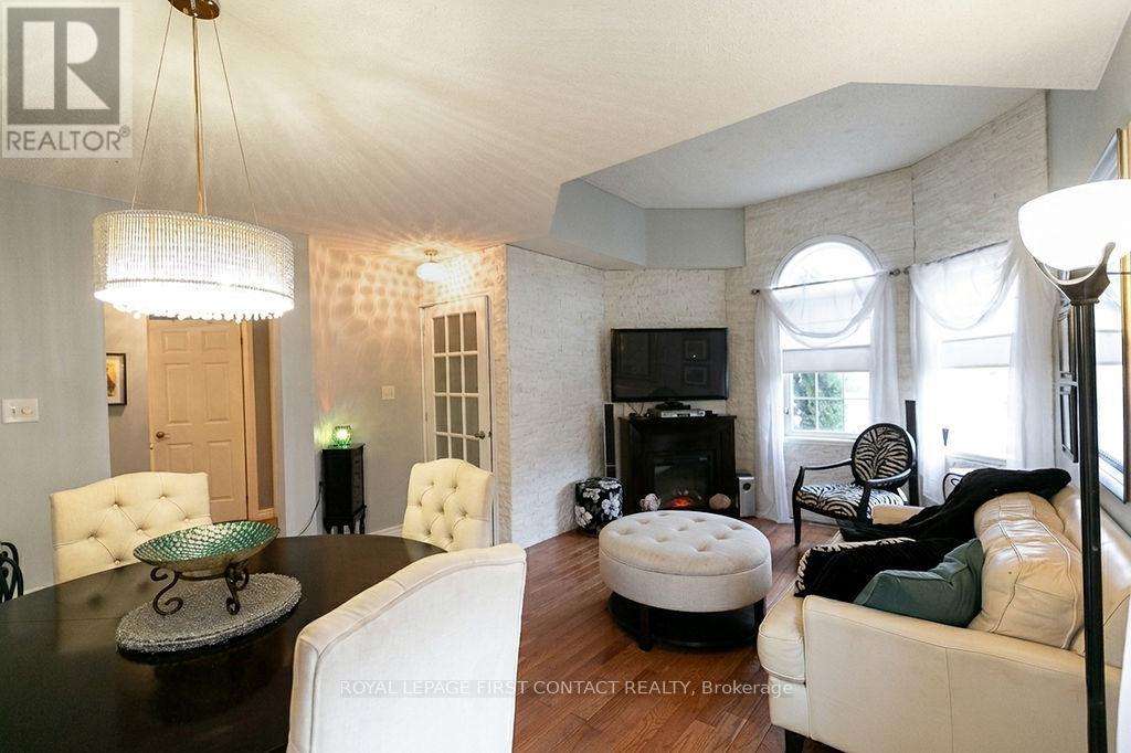 28 HEWITT PLACE - 6