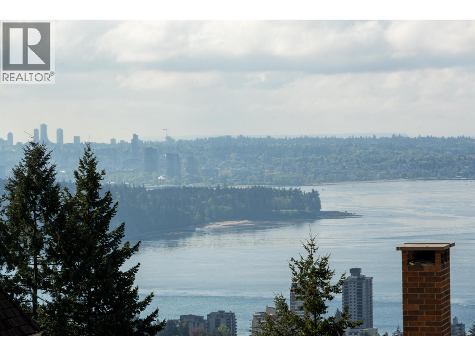 26 2214 FOLKESTONE WAY, West Vancouver