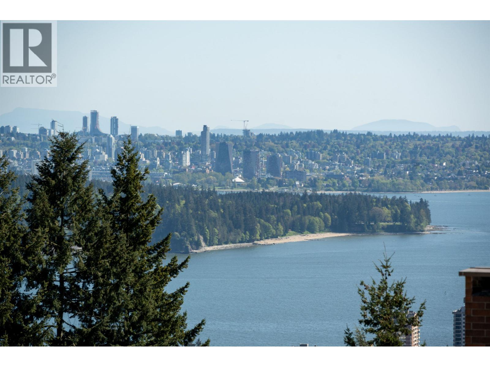 26 2214 FOLKESTONE WAY, West Vancouver