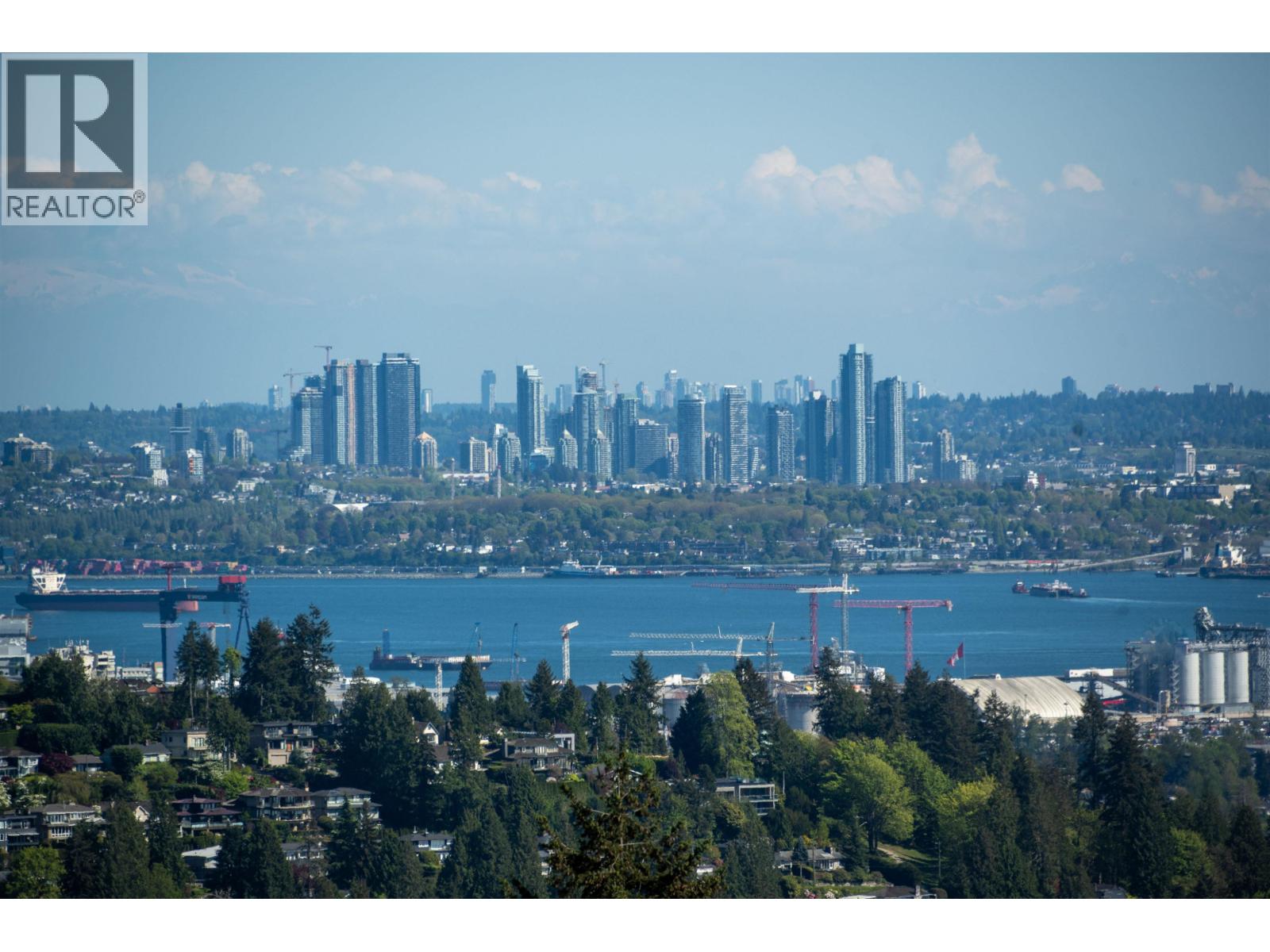 26 2214 FOLKESTONE WAY, West Vancouver