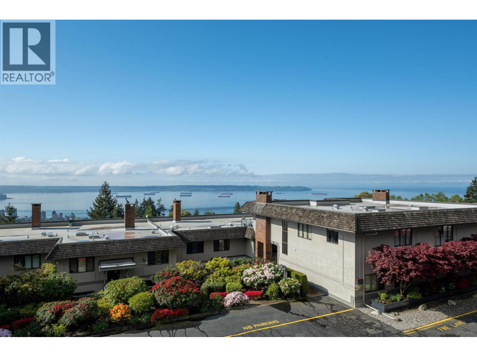 26 2214 FOLKESTONE WAY, West Vancouver