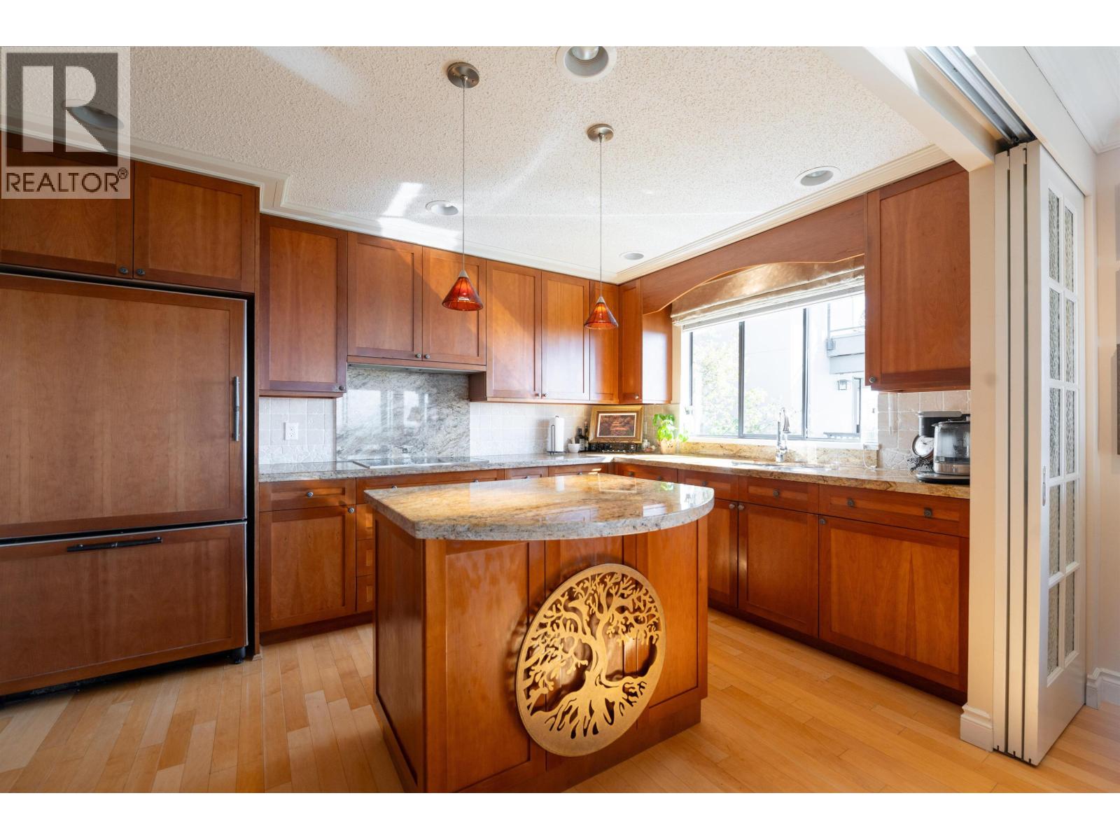 26 2214 FOLKESTONE WAY, West Vancouver