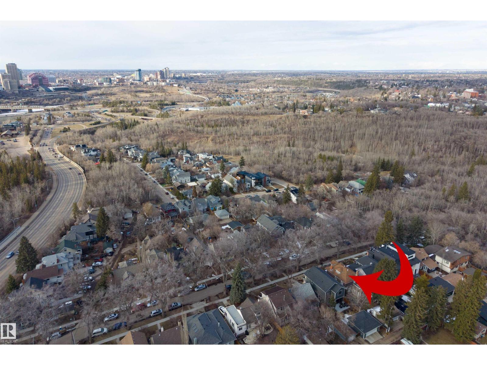9819 92 AV NW - 53