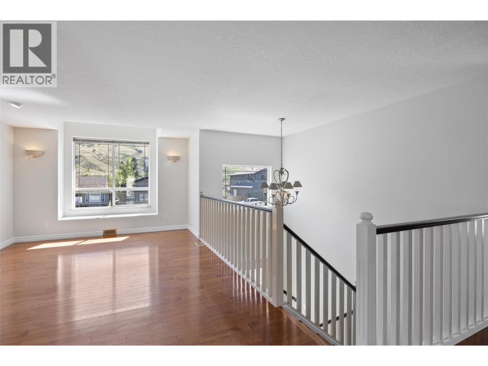 3702 Overlander Drive - 10