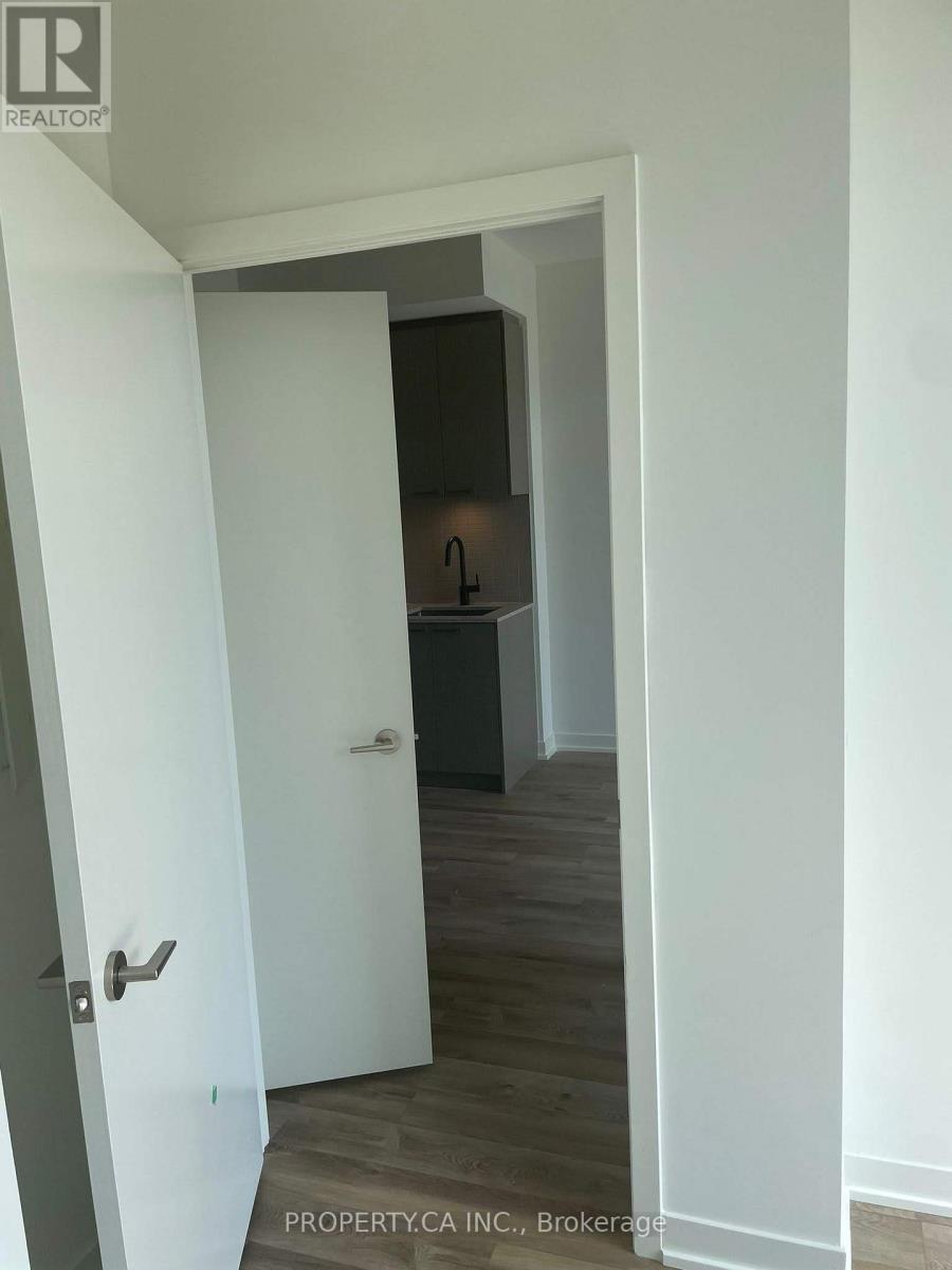 #1005 1808 ST CLAIR AVENUE W - 14