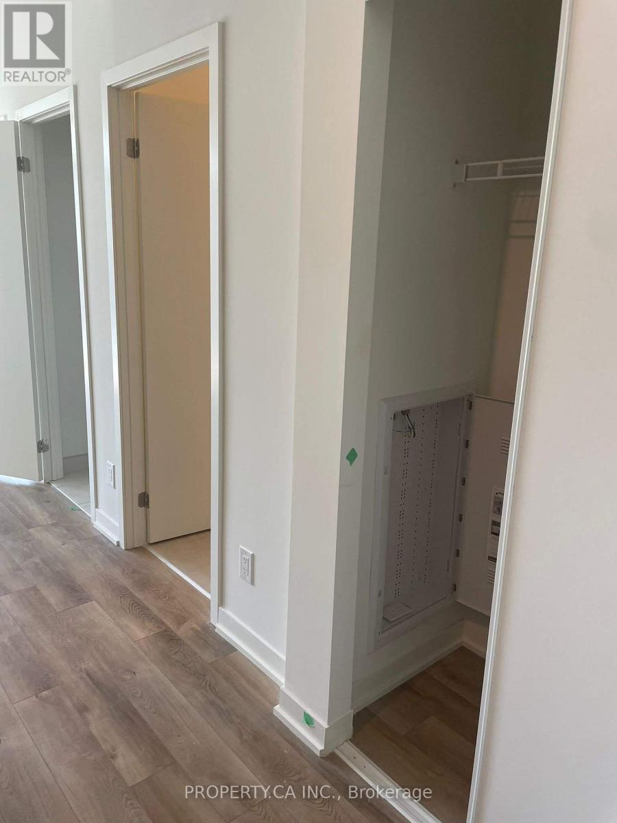 #1005 1808 ST CLAIR AVENUE W - 16