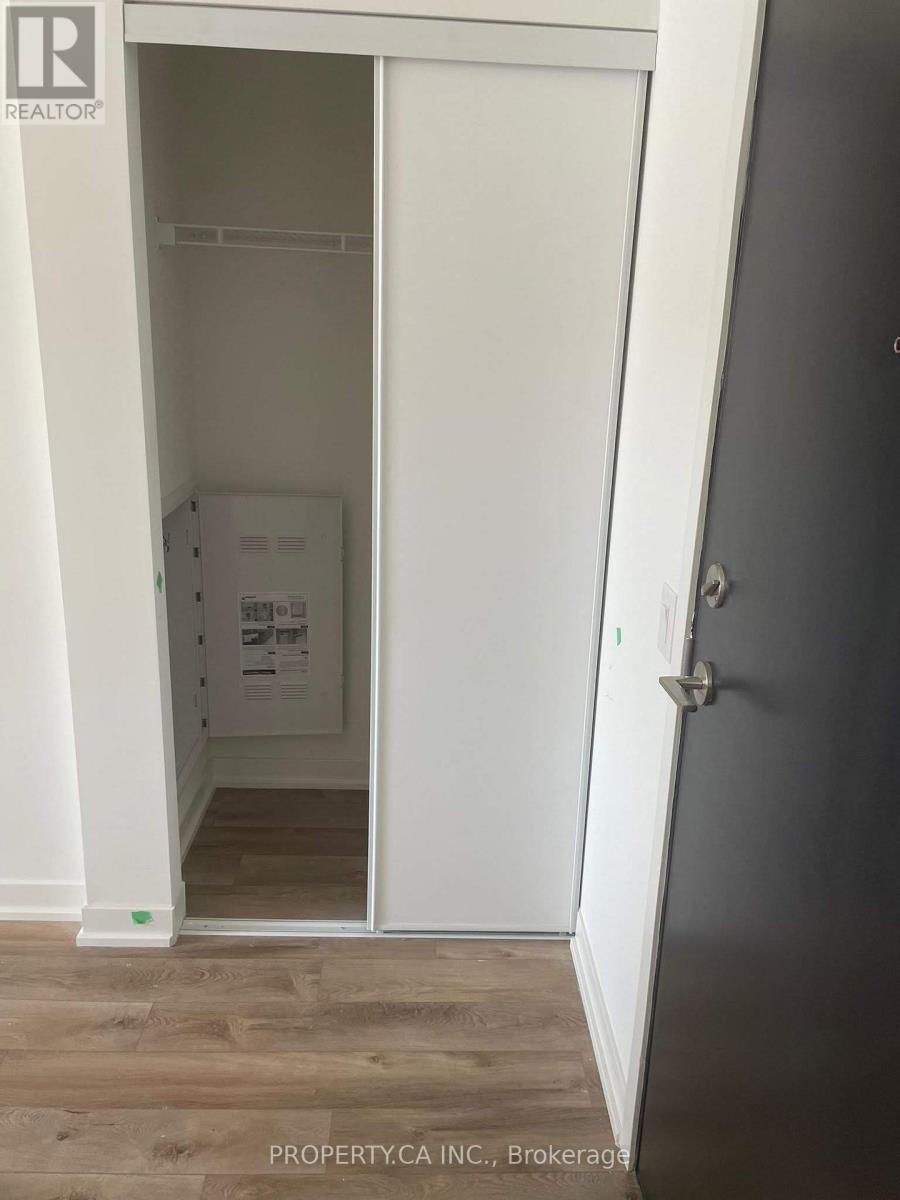 #1005 1808 ST CLAIR AVENUE W - 19
