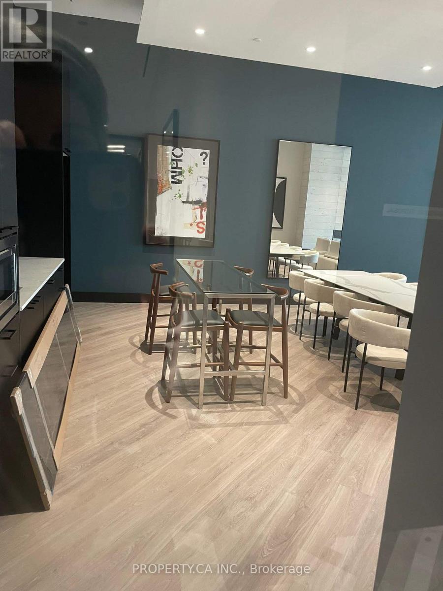 #1005 1808 ST CLAIR AVENUE W - 34