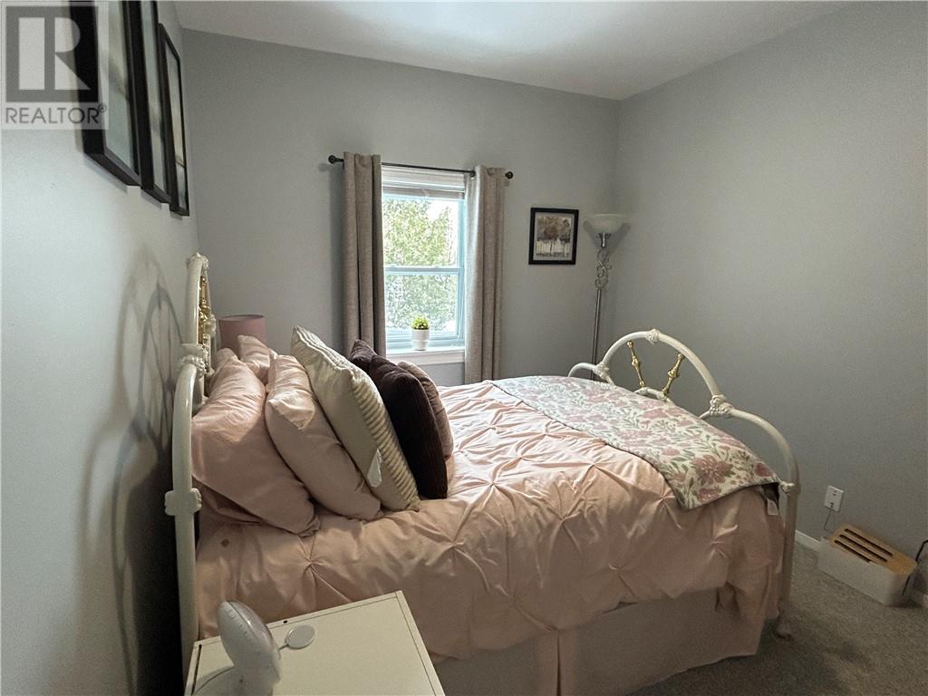 83 Robinson Street W - 10