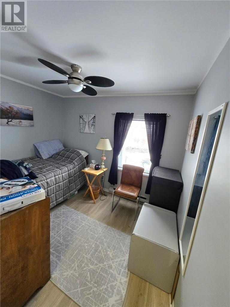 83 Robinson Street W - 24