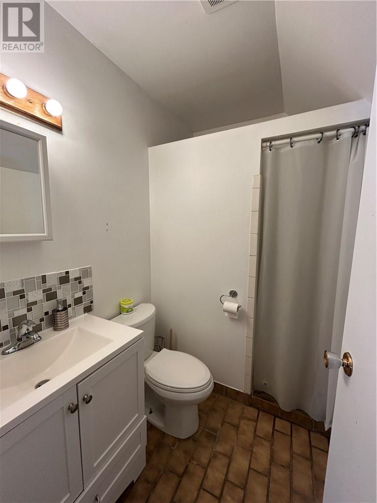 83 Robinson Street W - 21
