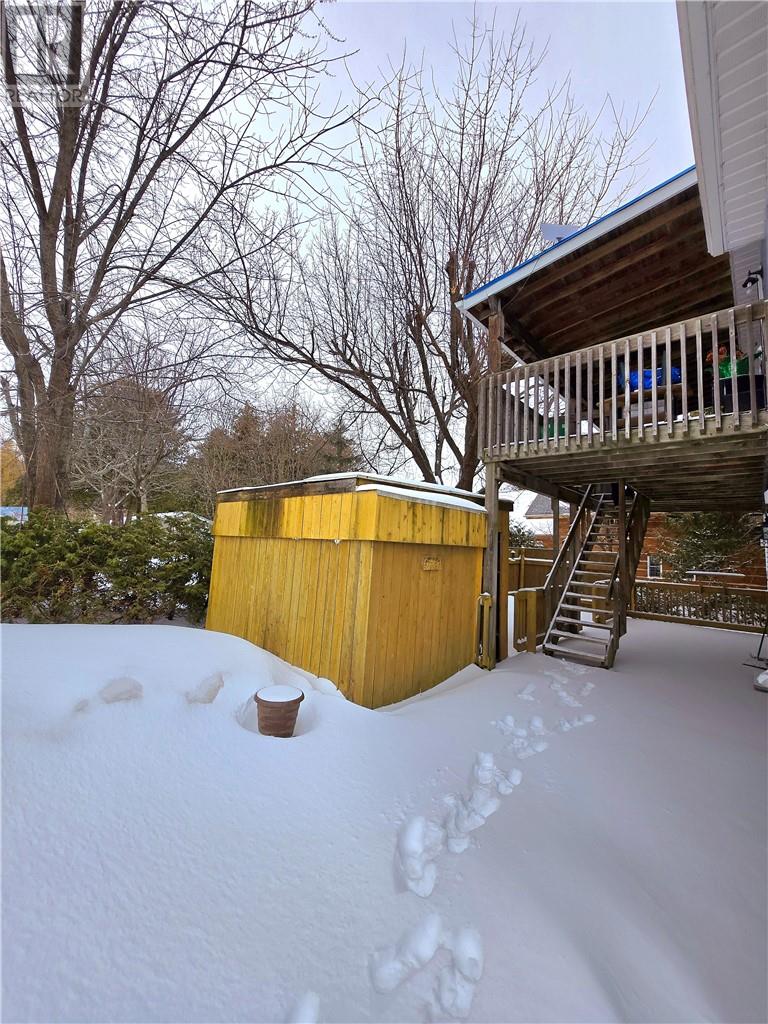 83 Robinson Street W - 28