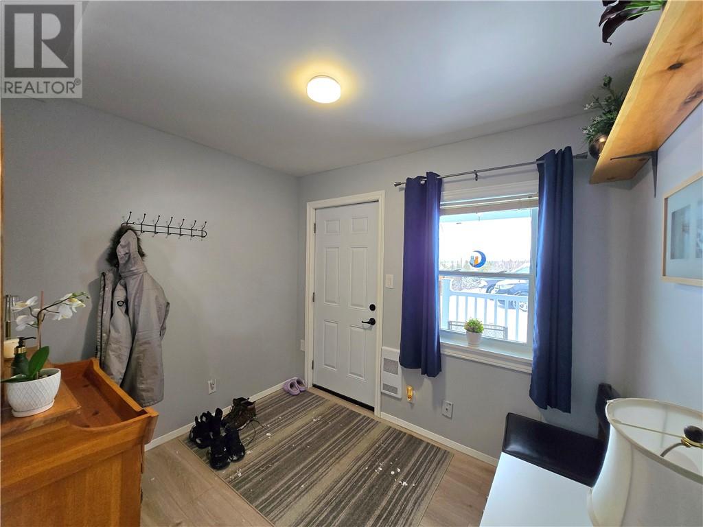 83 Robinson Street W - 9