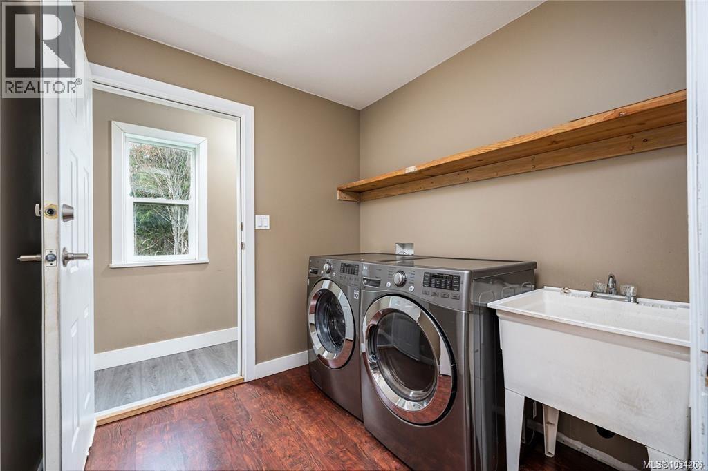 1890 Pierce Way - 34