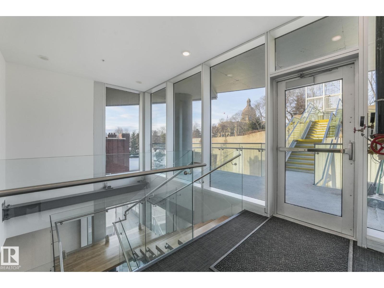 #601 9720 106 ST NW - 37