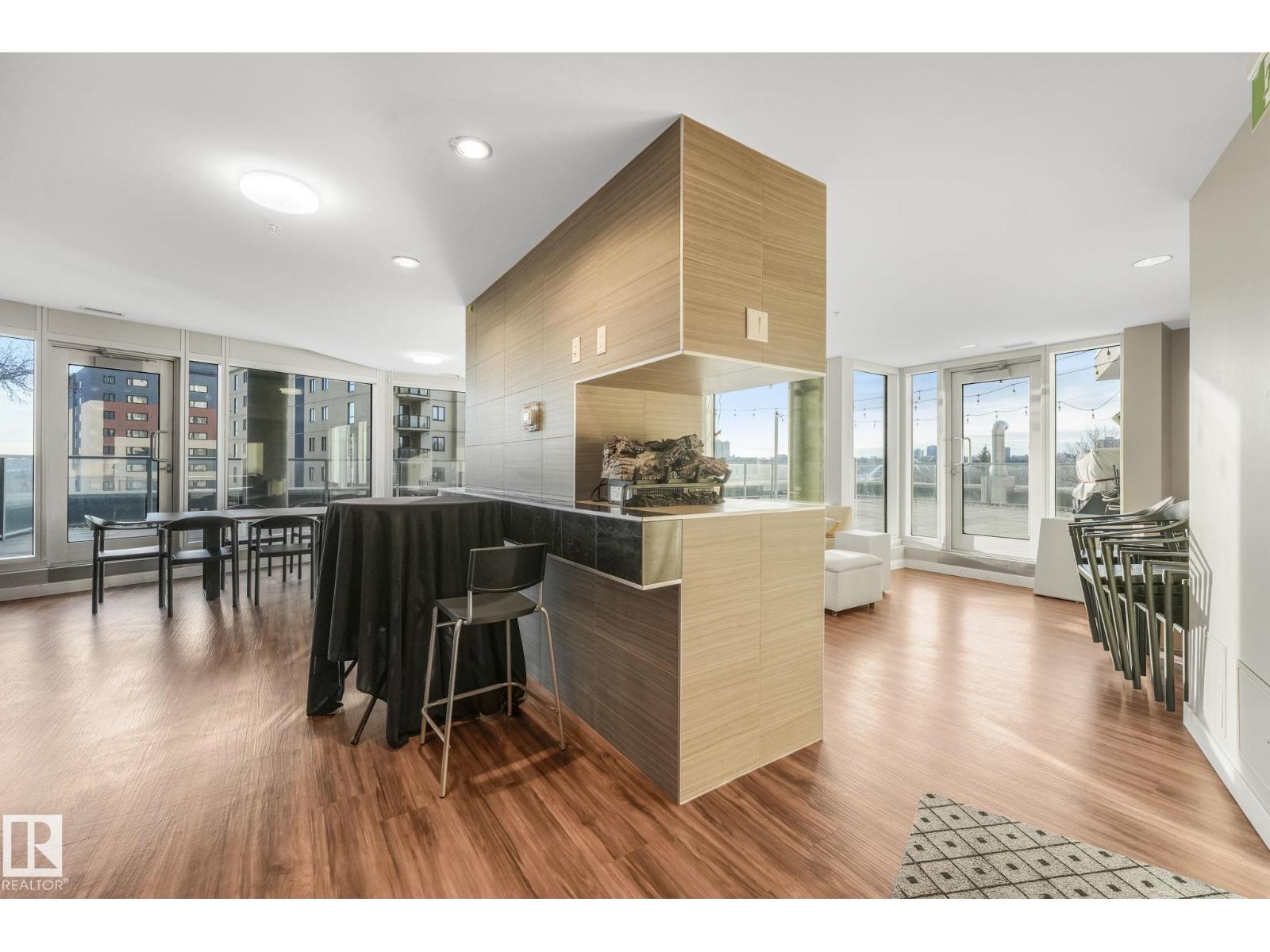 #601 9720 106 ST NW - 42