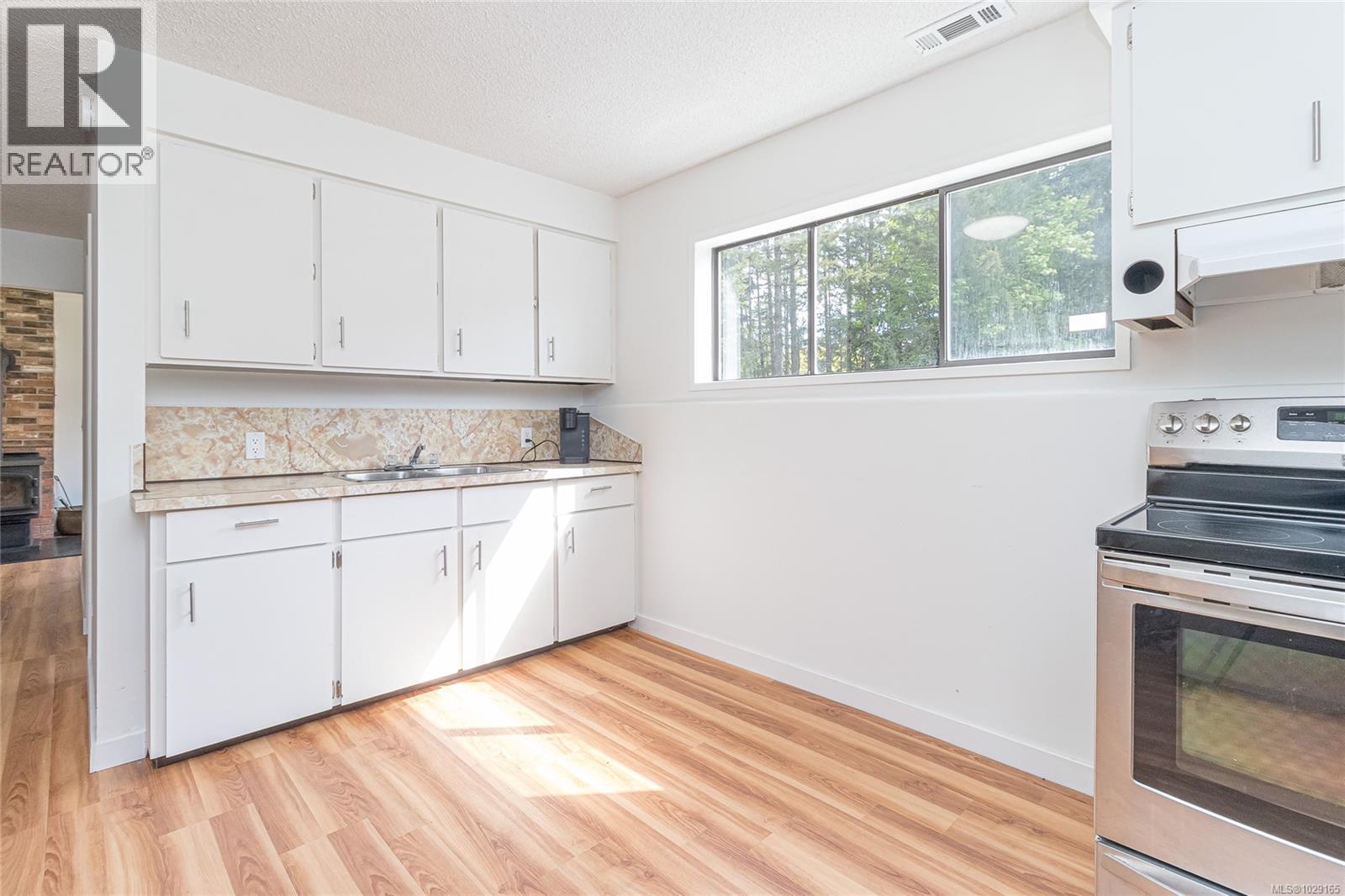 4838 Cowichan Lake Rd - 28