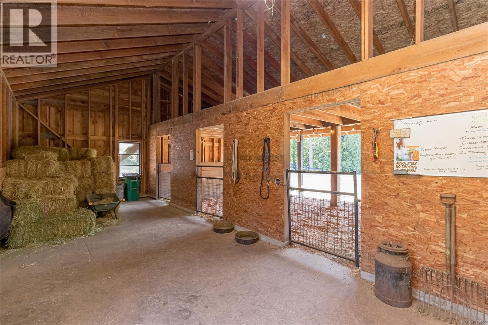 4838 Cowichan Lake Rd - 36