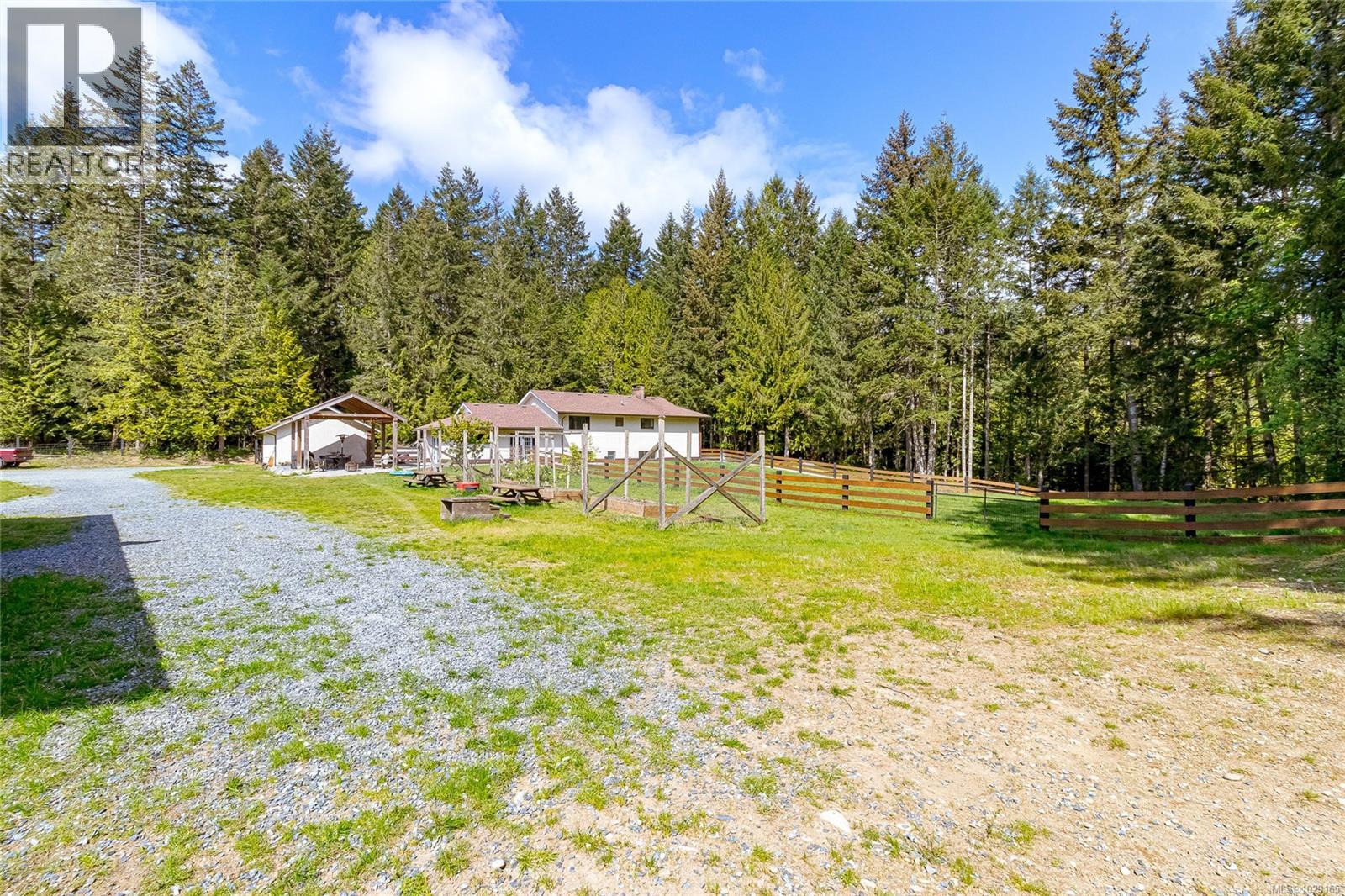 4838 Cowichan Lake Rd - 44