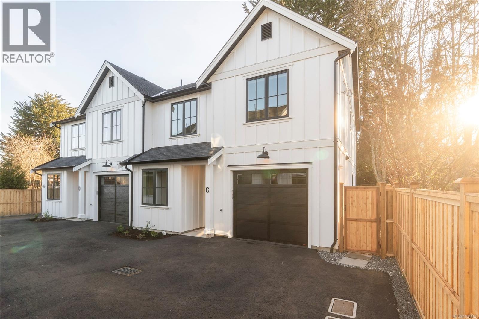 #2 1255 Dunsterville Ave - 50