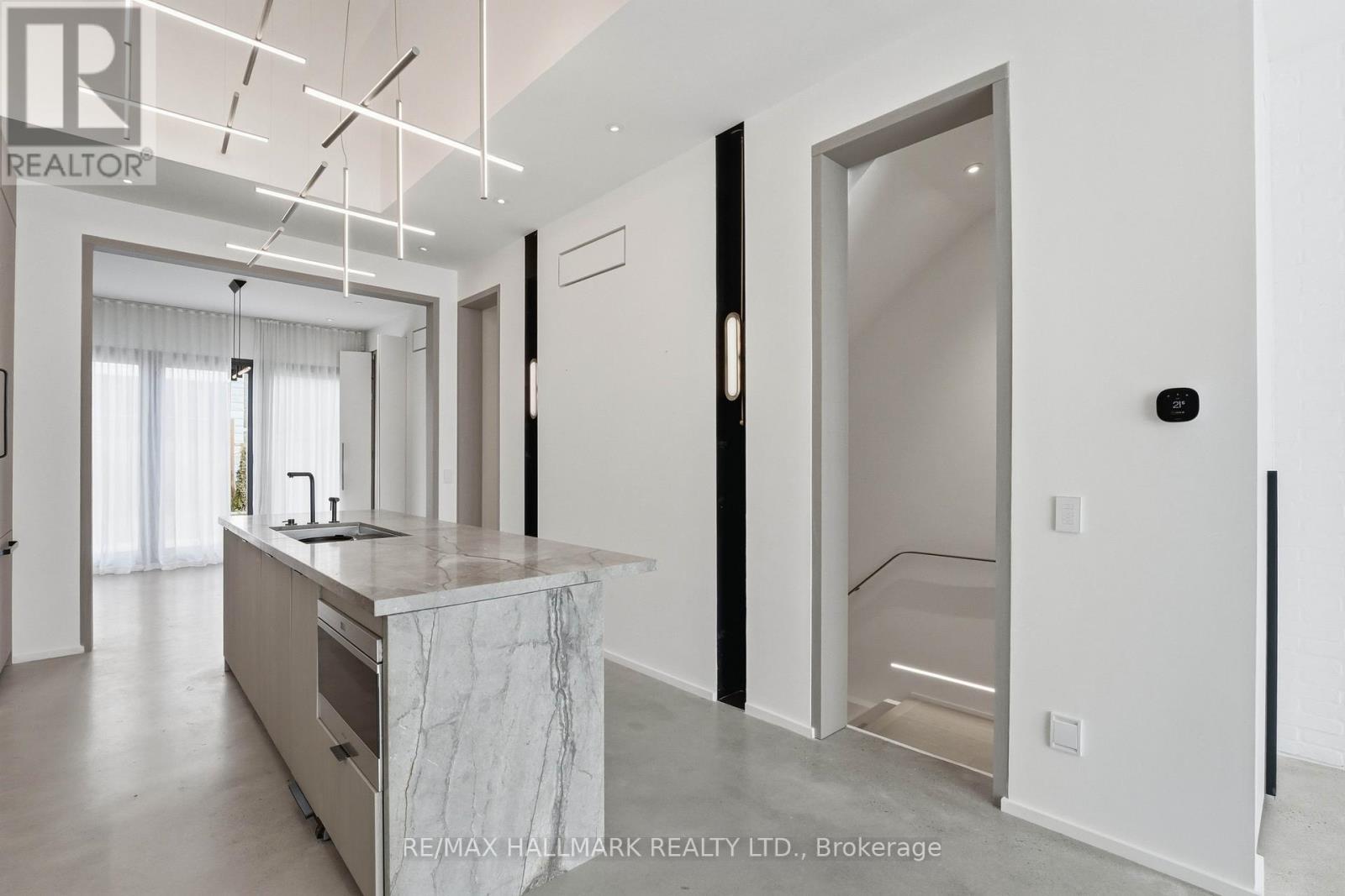 48 SHAFTESBURY AVENUE - 7