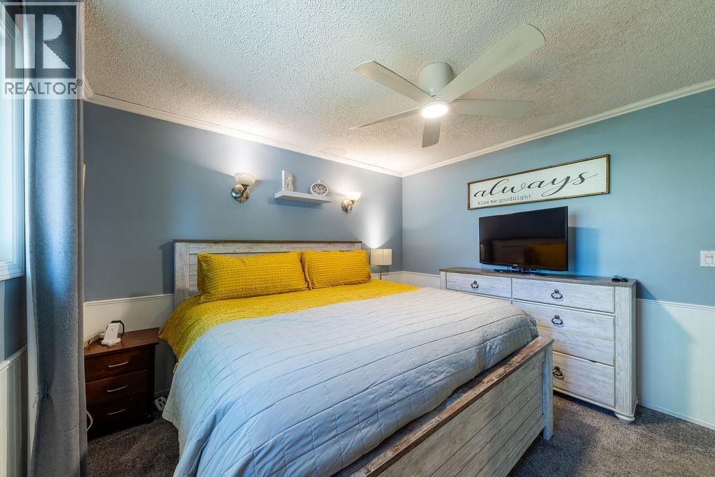 631 CAMBRIDGE Crescent - 24