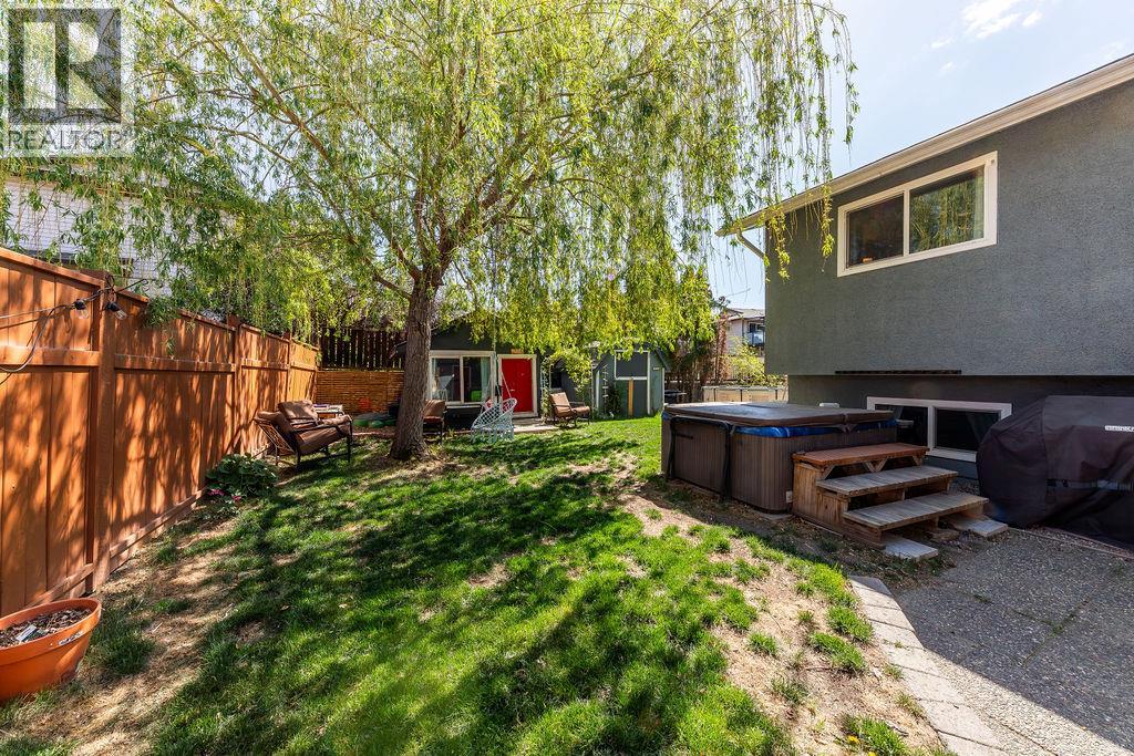 631 CAMBRIDGE Crescent - Image 3