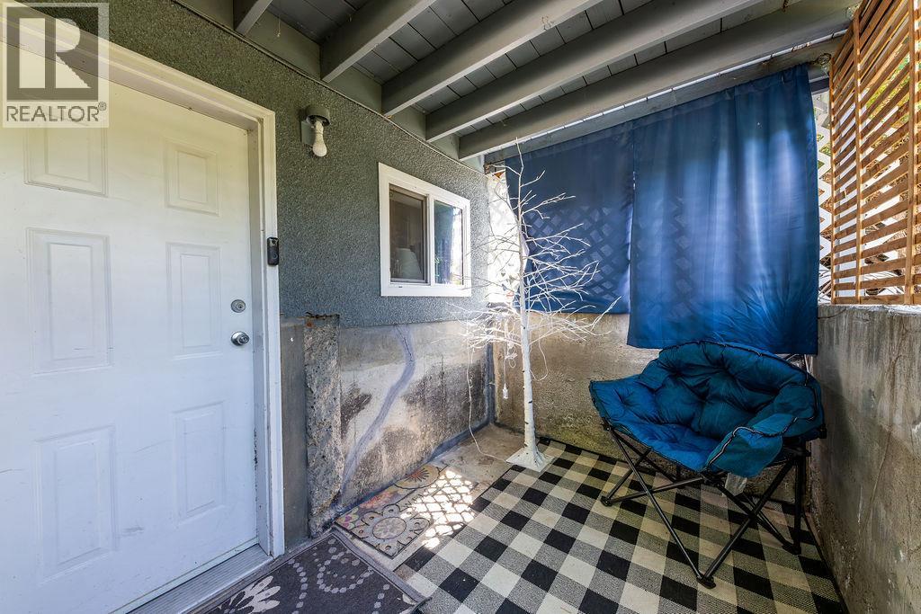 631 CAMBRIDGE Crescent - 9
