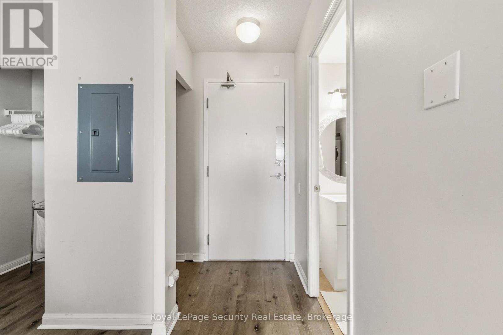 #911 1600 KEELE STREET - 5