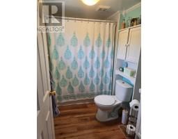 11 Southern Cove Road thumbnail 32