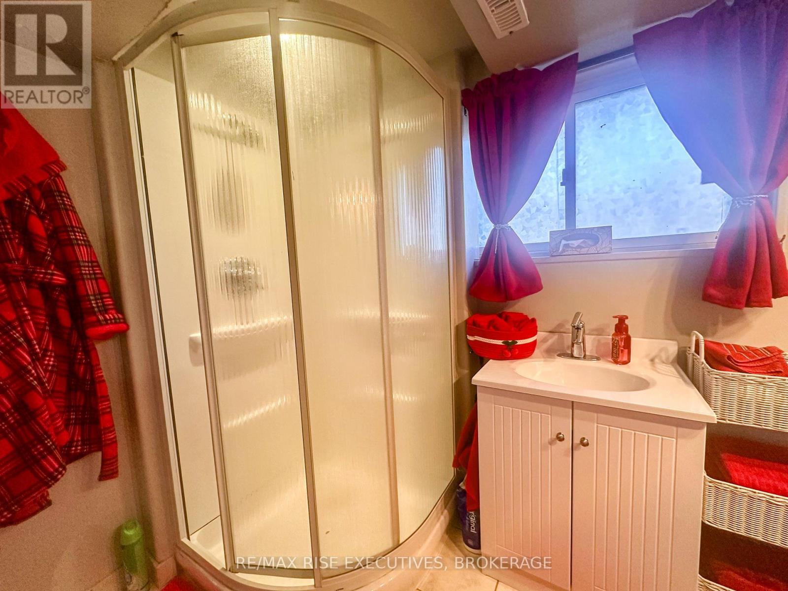 214 AMHERST DRIVE - 18