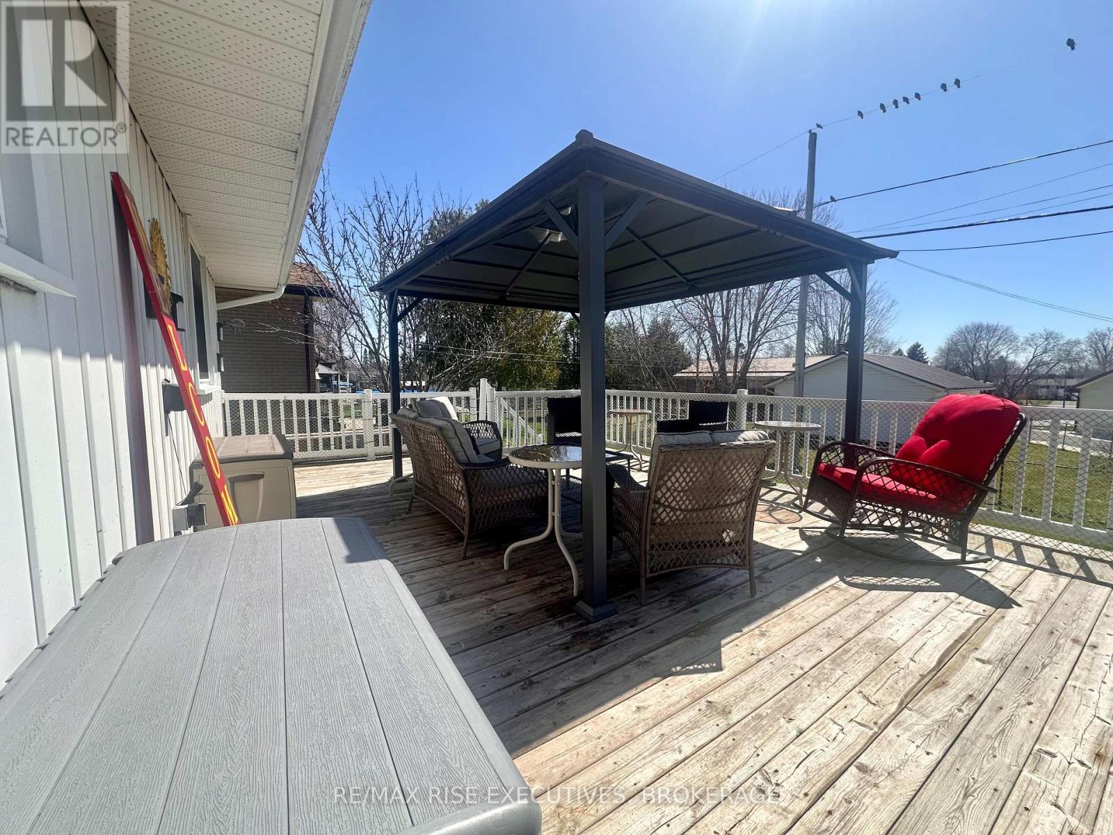 214 AMHERST DRIVE - 25